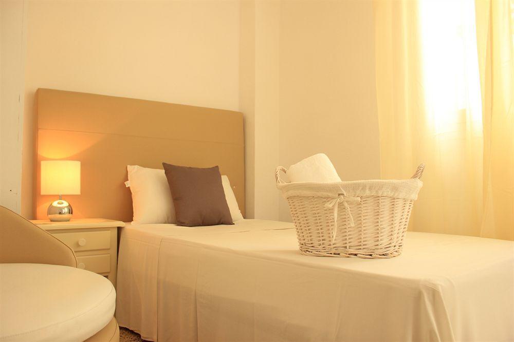 Hostal The Monkey Room Marbellac Extérieur photo