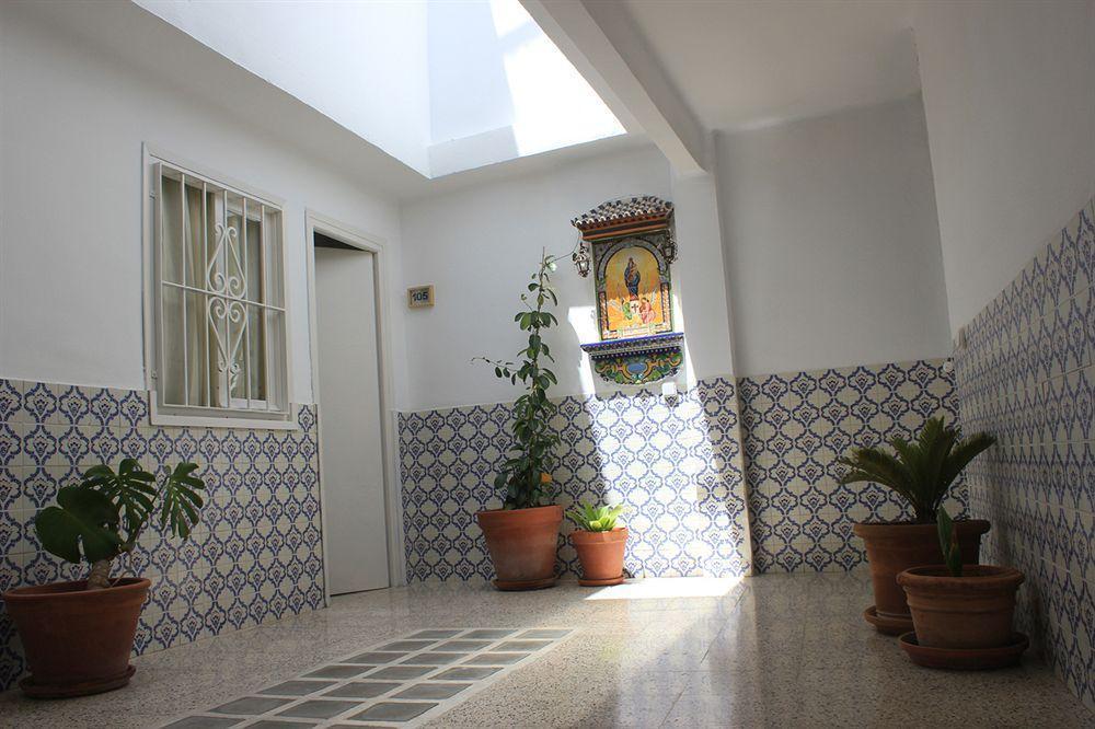 Hostal The Monkey Room Marbellac Extérieur photo